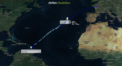 "Mayday" sull'Atlantico: il comandante del volo Martinica - Parigi ha un malore e l’aereo devia all’aeroporto di Lajes, nelle Azzorre