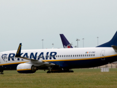 Volo Ryanair deviato a Brest, in Francia, dopo un odore non identificato in cabina