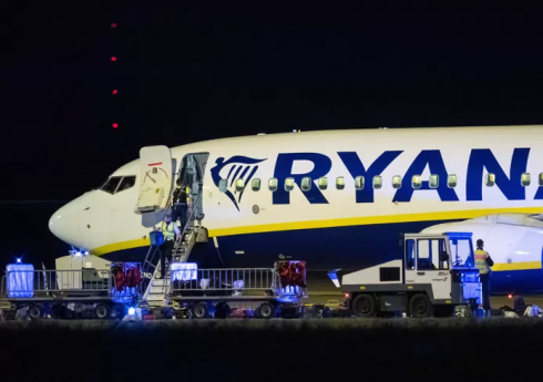 Falso allarme bomba, volo Ryanair costretto ad atterrare a Berlino