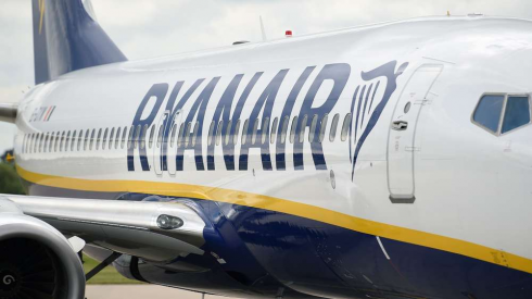 Ryanair, atterraggio emergenza in Grecia per Boeing 737. 