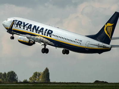 Psicosi da coronavirus: misure di biocontenimeto all'aeroporto di Catania per hostess volo Ryanair con febbre