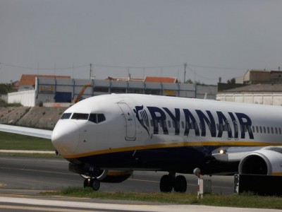 Ryanair, piloti in sciopero venerdì 10 agosto: cancellati più di 100 voli