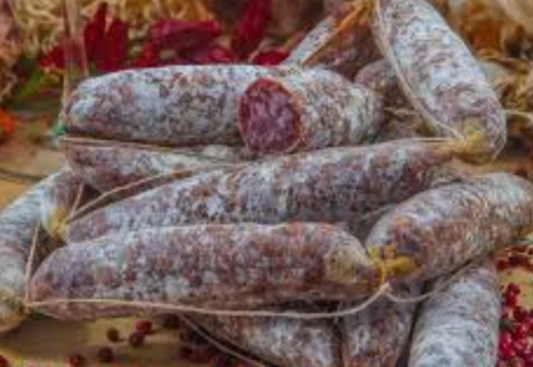 Ministero salute segnala Salmonella nella Salsiccia secca di Siena del Salumificio Ciliani.