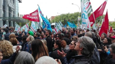 lavoratori unipolsai in sciopero lavoratori unipolsai in sciopero