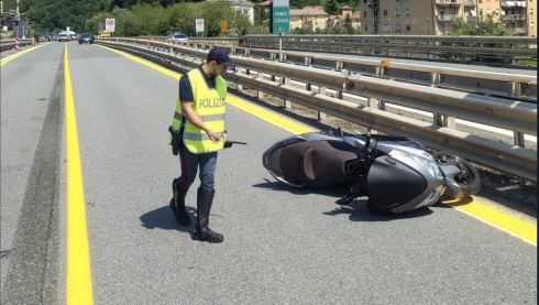 Malta, gravissimo un 21enne motociclista italiano dopo essersi schiantato contro guardrail a Pembroke