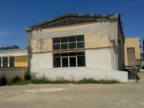 palestra scuola elementare Livio Tempesta a Lecce