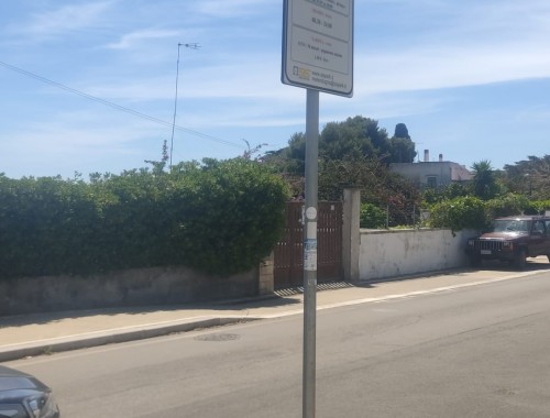 A Torre dell&rsquo;Orso si paga il ticket del parcheggio ma&hellip; mancano le macchinette