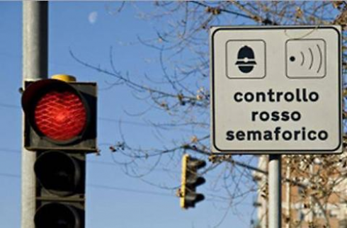 Ancora multe nulle: stop anche alla multa del semaforo intelligente non omologato