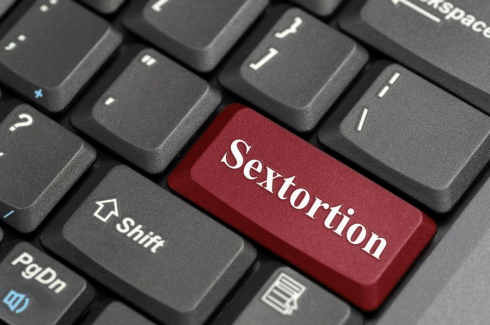 Allerta in rete della Polizia Postale: attenzione, sui social nuova ondata di sextortion in danno di minorenni!!! 