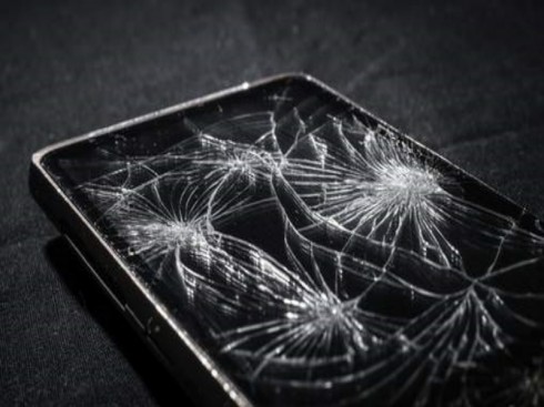 Smartphone crash Smartphone crash