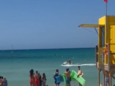 Donna italiana gravemente ferita da uno squalo mentre nuotava a Playa de Palma a Maiorca