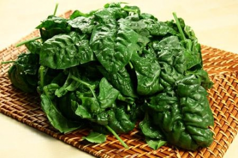 Una sostanza presente negli spinaci rende le cellule immunitarie pi&ugrave; forti contro il cancro