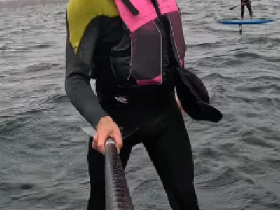 Uno squalo di quattro metri insegue un surfista per oltre un chilometro