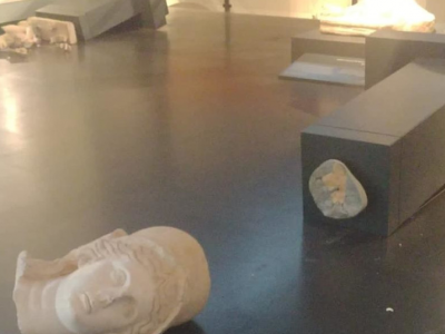 Turista statunitense distrugge statue romane "blasfeme" al Museo di Israele