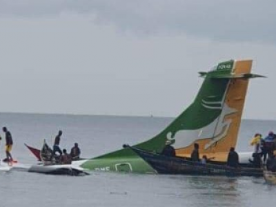 Aereo di linea con 49 persone a bordo precipita nel lago Vittoria in Tanzania