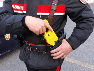 Uomo muore dopo il fermo della polizia con pistola taser