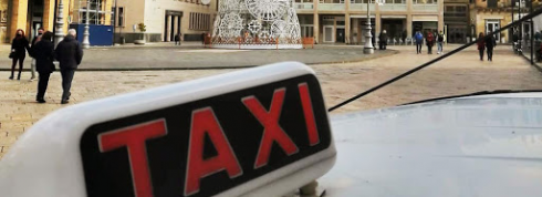 Lecce solidale: taxi gratuiti per vaccinare le persone con più di 75 anni