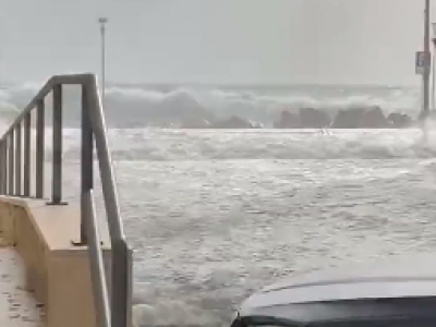 VIDEO - Tempesta sul lungomare di Gallipoli