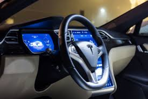 “L'Autopilot suscita preoccupazioni”, maxi richiamo per Tesla