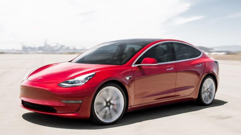 Acquisti online: per sbaglio acquista 28 Tesla