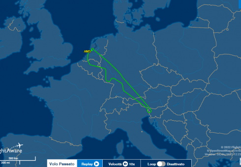 L'aereo decolla e torna indietro: "Il bagno è guasto". WC fuori uso