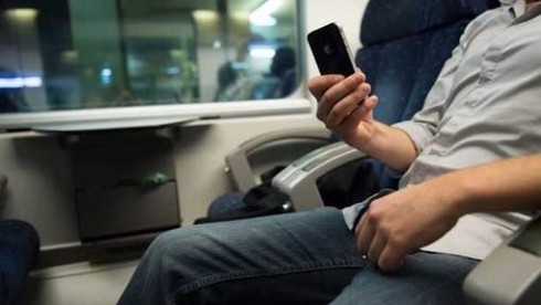treno cellukare ragazzo treno cellukare ragazzo