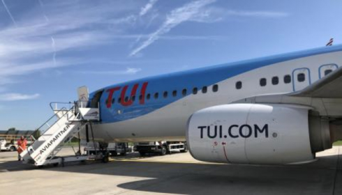 Un volo TUI da Bruxelles effettua un atterraggio di emergenza a Nantes: i passeggeri sbarcano dopo 5 ore di attesa