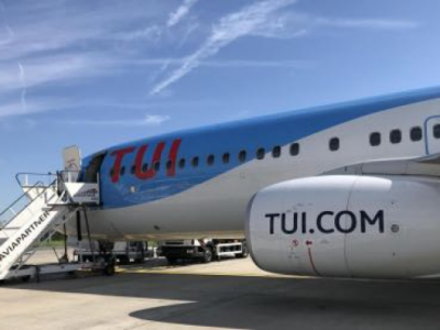 Un volo TUI da Bruxelles effettua un atterraggio di emergenza a Nantes: i passeggeri sbarcano dopo 5 ore di attesa