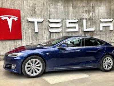 L’Agenzia governativa della California accusa Tesla di ingannare i consumatori