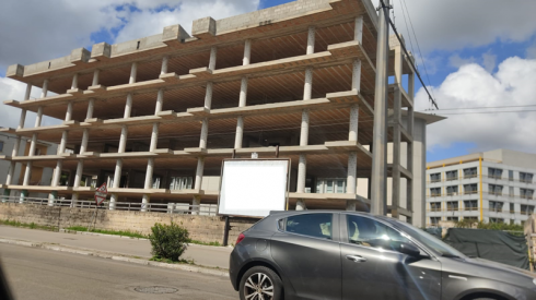 Orrori a Lecce: il moloch di cemento armato di viale Ugo Foscolo