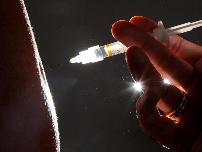Un uomo neozelandese viene vaccinato 10 volte in un giorno, aperta inchiesta