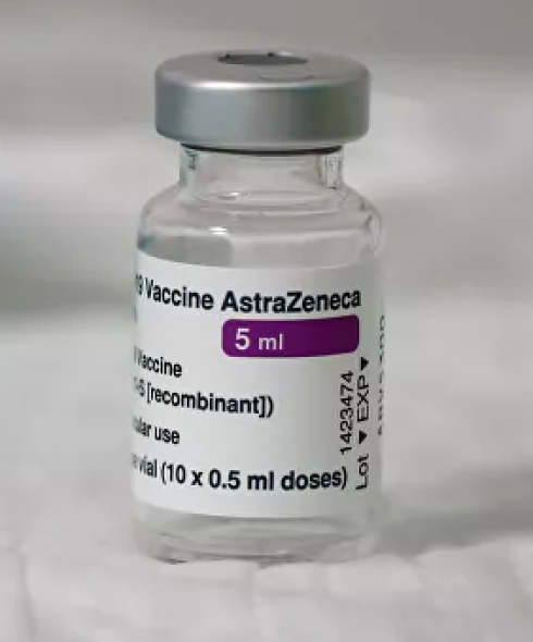 AstraZeneca interrompe la produzione del suo vaccino anti Covid nei laboratori della Emergent BioSolutions di Baltimora.
