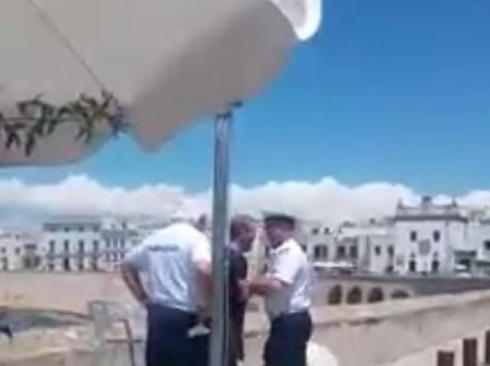 «Zelanti come nei Paesi nordici» Gallipoli, bufera sui vigili urbani
