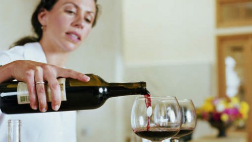 infermiera mesce vino infermiera mesce vino