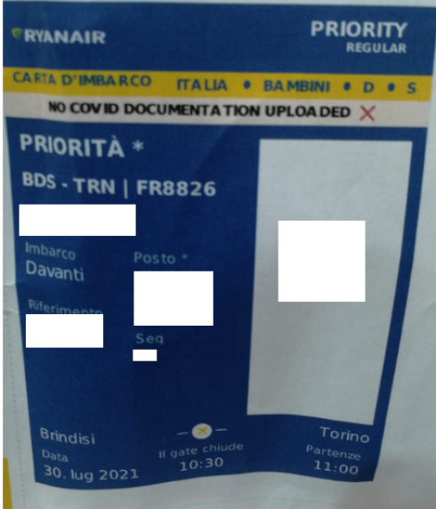 Brindisi, l'aereo per Torino-Caselle tarda la partenza e per i passeggeri è un'odissea