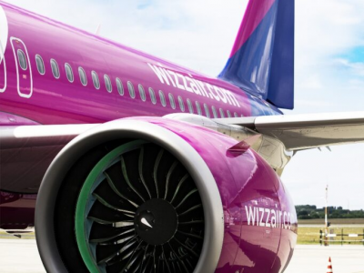Aereo Wizz Malta in servizio sul volo da Milano Bergamo a Sibiu scivola fuori pista