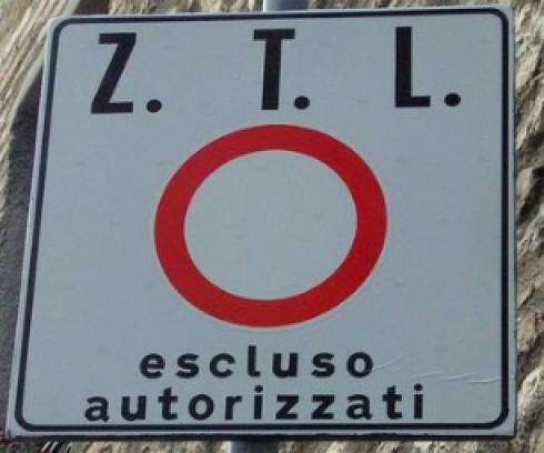 ZTL a Lecce, entra con 33 secondi di ritardo e viene multato