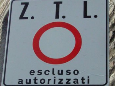 ZTL a Lecce, entra con 33 secondi di ritardo e viene multato